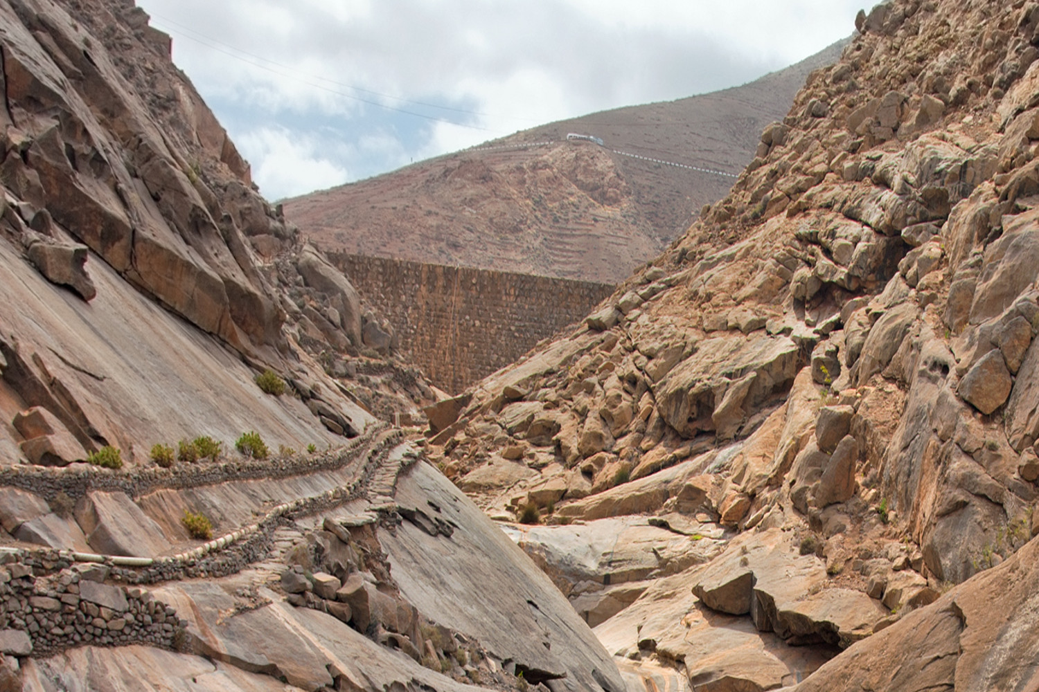 las pinatas road, volcanic walk in fuerteventura with ION CLUB