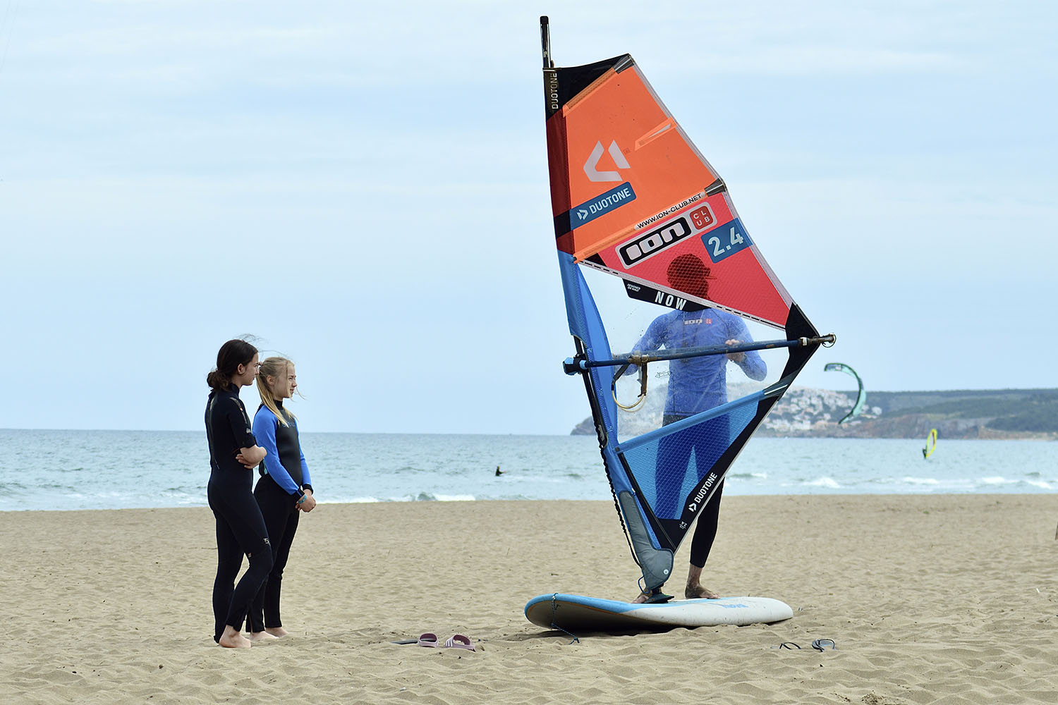 GUEST LEARN WINDSURF ON THE BEACH IN FRONT OF THE ION CLUB GOLF DE ROSES