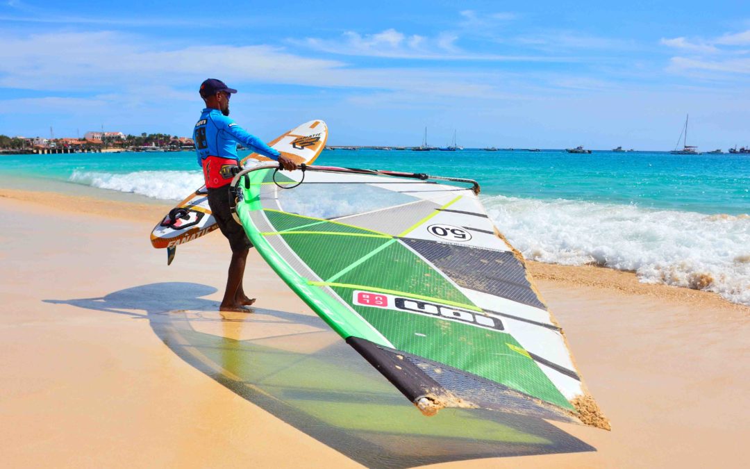 Comment choisir la taille de sa voile en windsurf ?