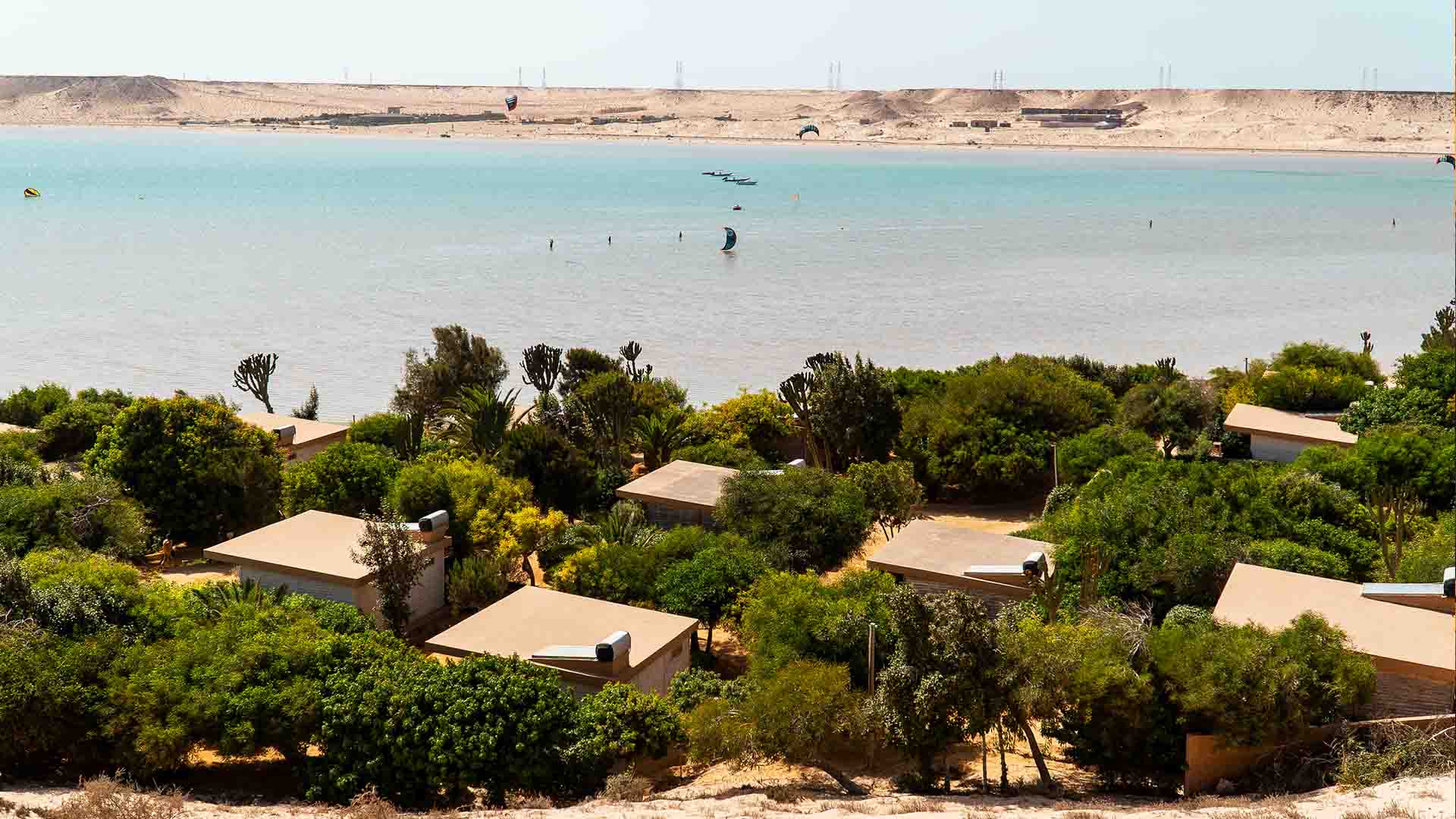 LAGON_ENERGY_BUNGALOW kitesurf spot in front of the hotel on the lagoon