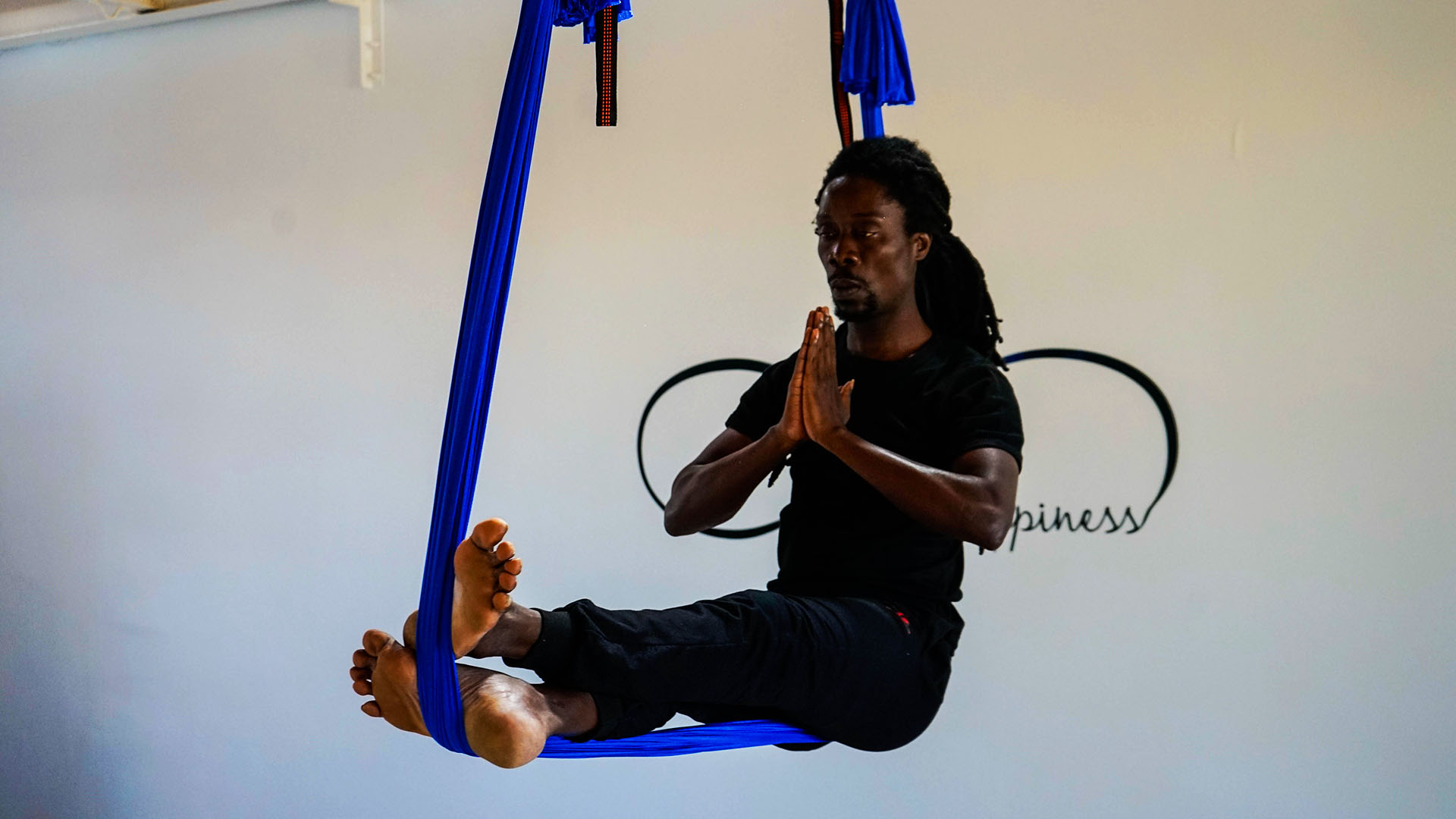 LAGON_ENERGY_YOGA yoga in the air