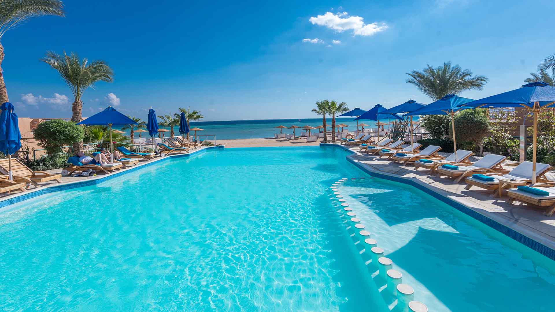 swimming pool in safaga with a view on the beach