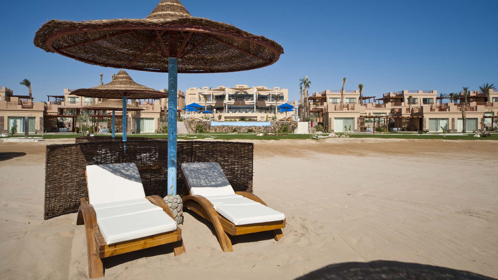 shams-prestige-wifi transat on the beach of safaga