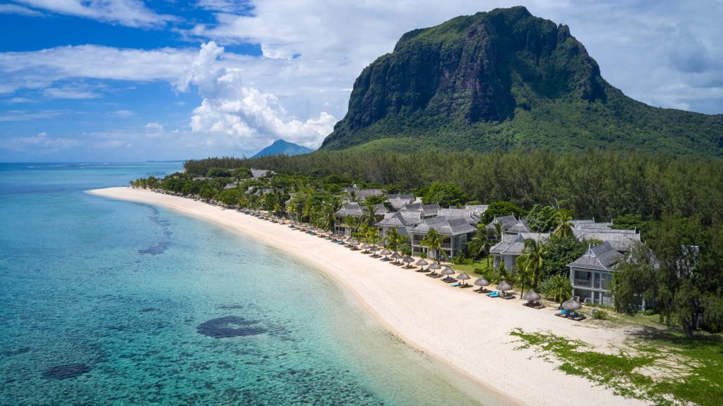 mauritius crystal clear turquoise waters
