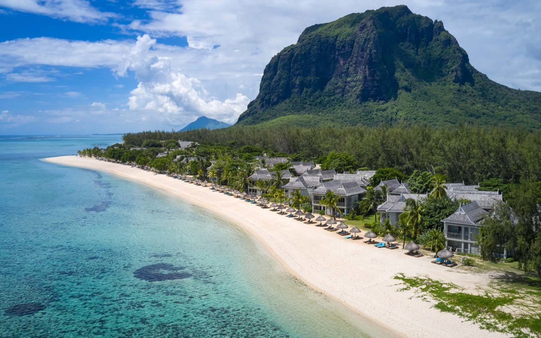 mauritius crystal clear turquoise waters