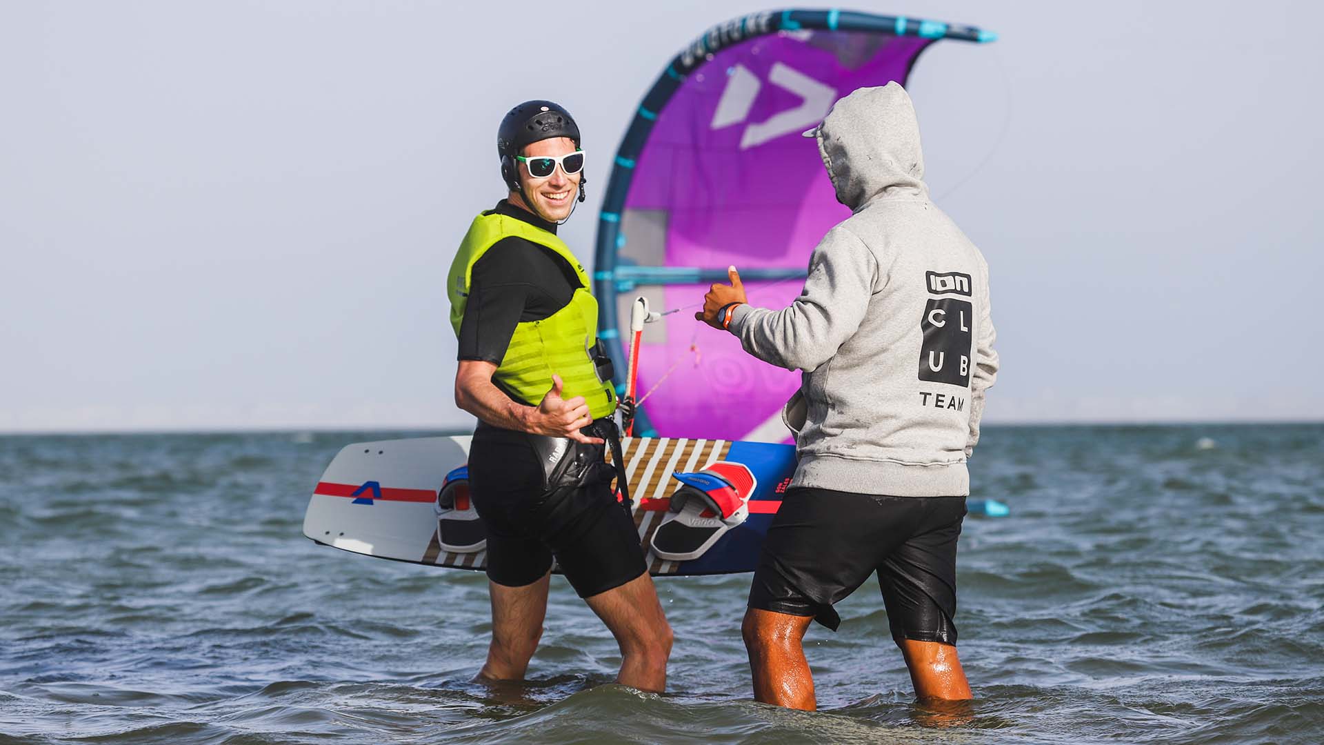 kitesurf lessons with happy client in lassarga