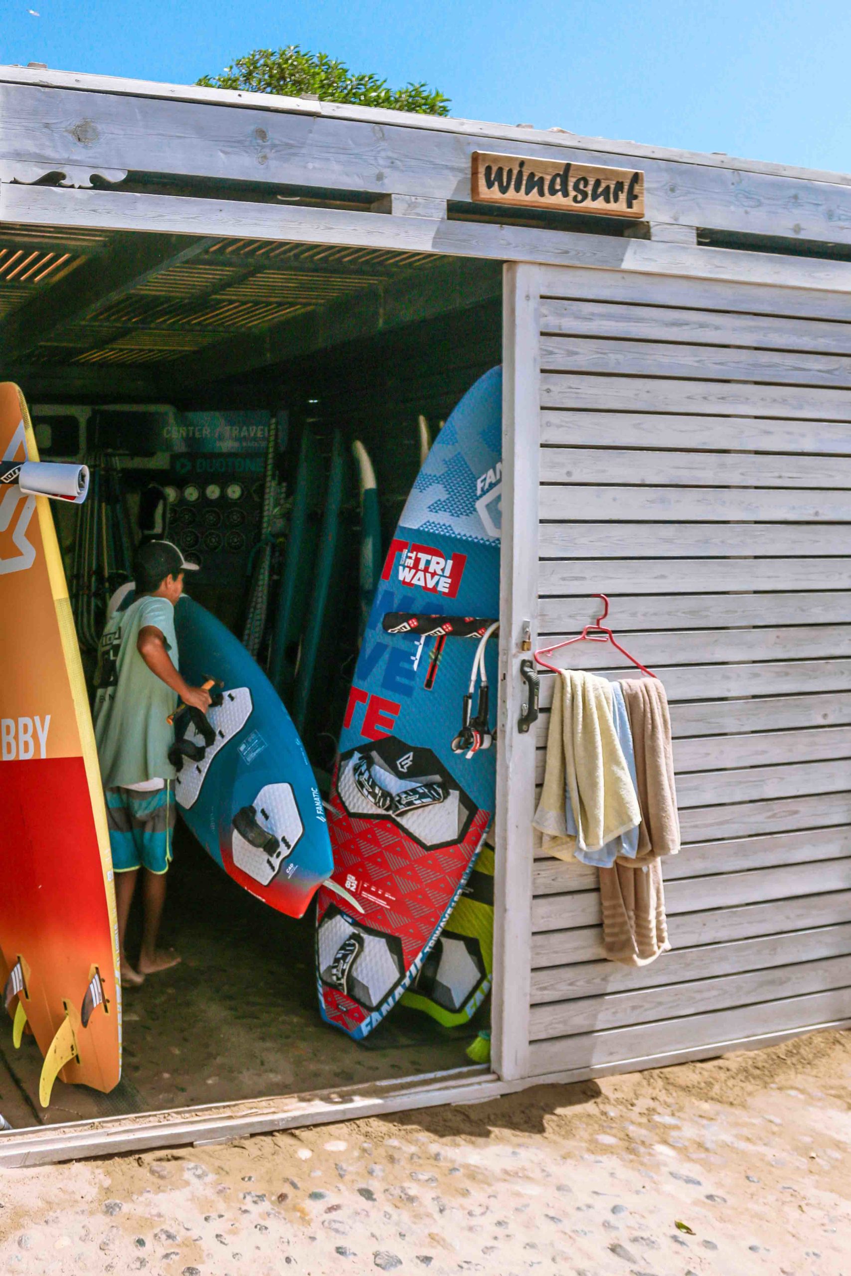 windsurf-material-17 wingfoil session in Le Morne