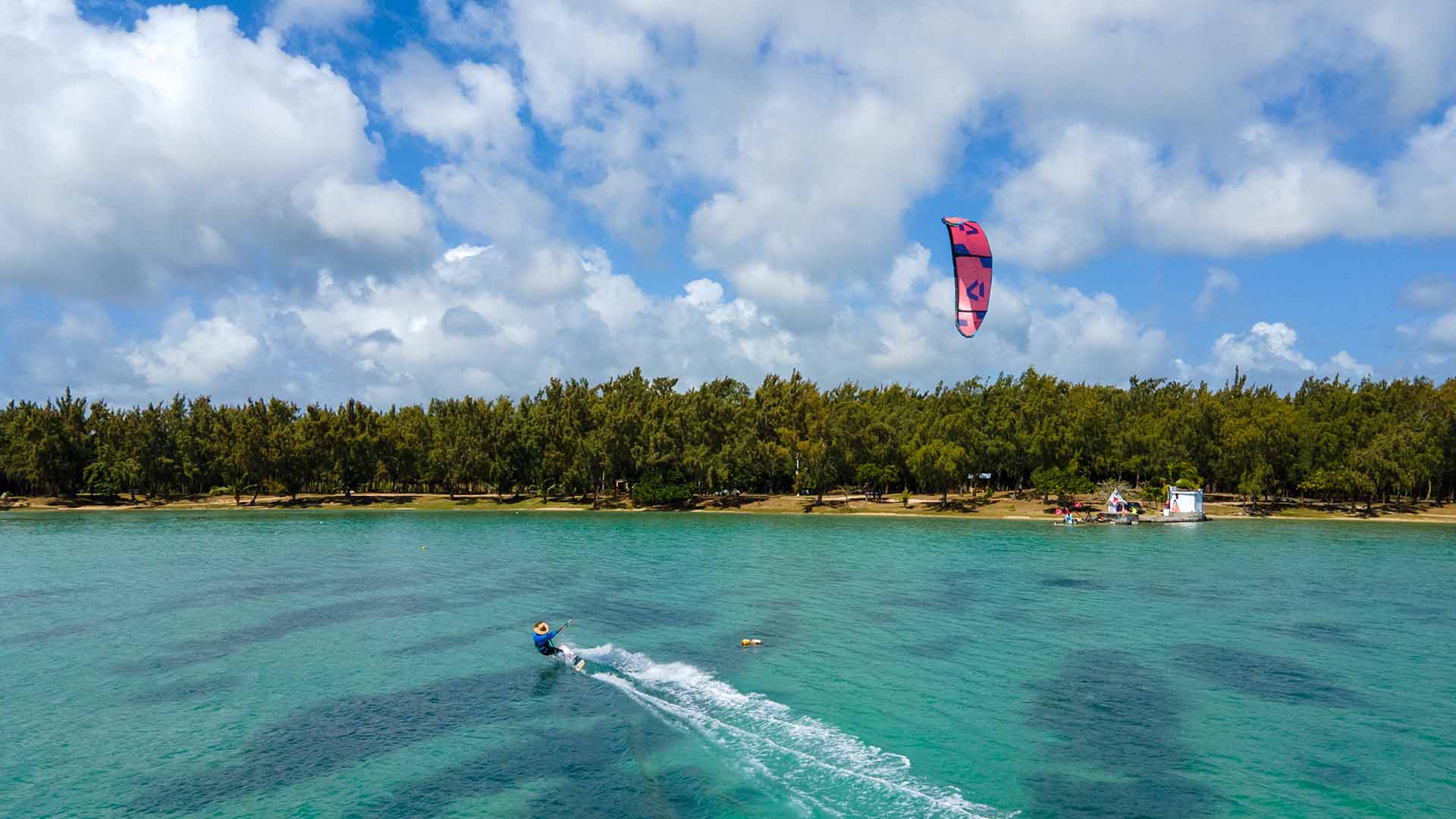 kitesurf and wingfoil spot in mauritius