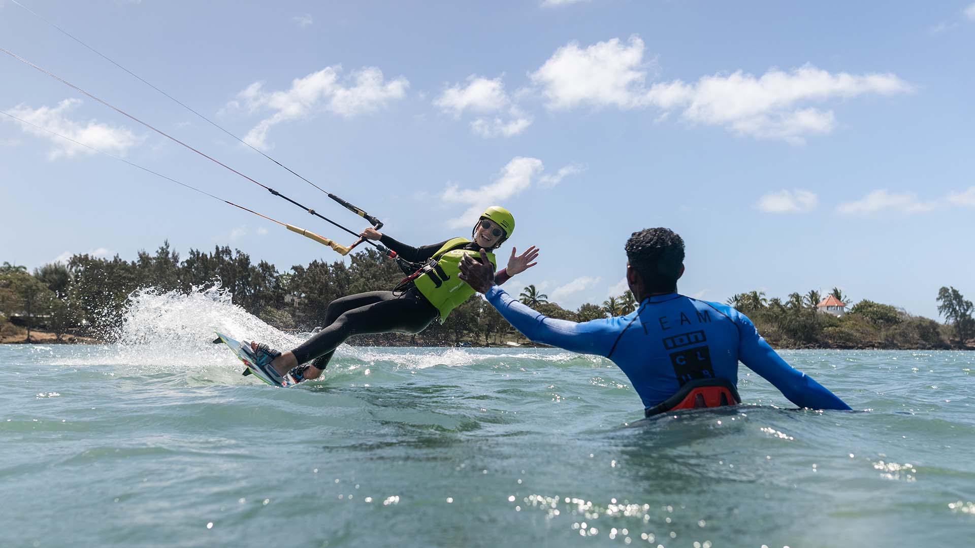 kitesurf lessons in turquoise water of mauritius