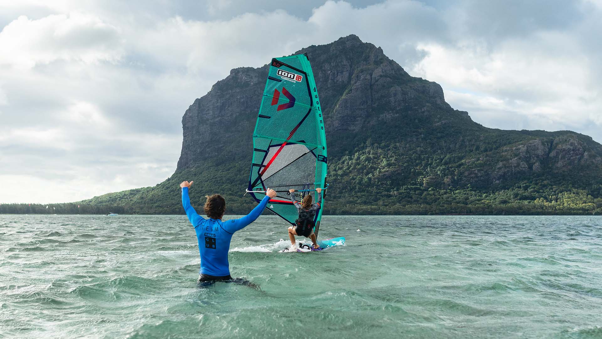 windsurf lessons in crystal clear water