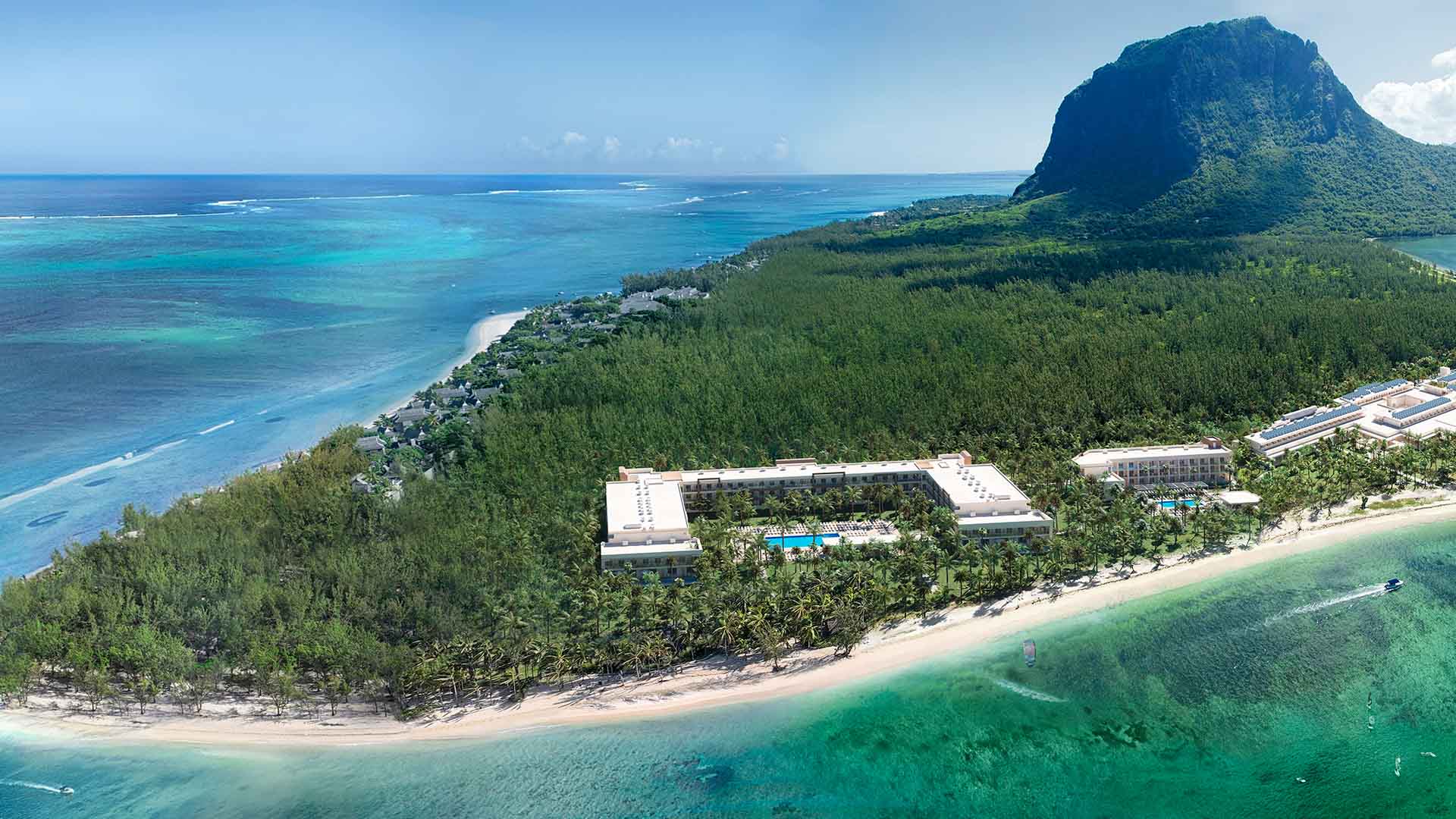 le morne and riu hotel spot with kitesurf and blue turquoise water